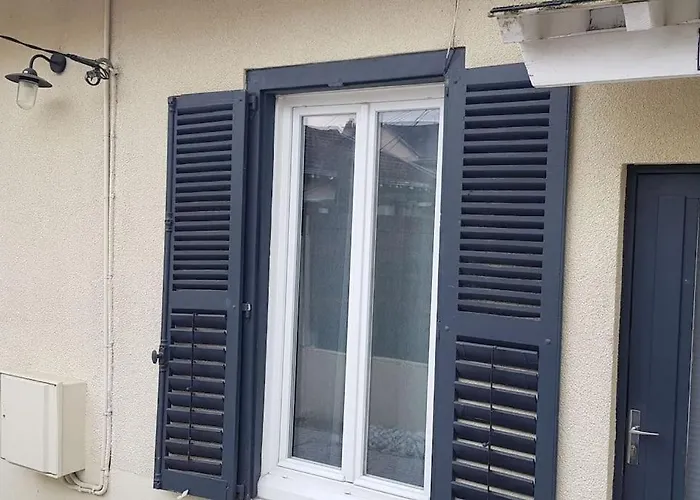 La Petite Maison Des Penitents.